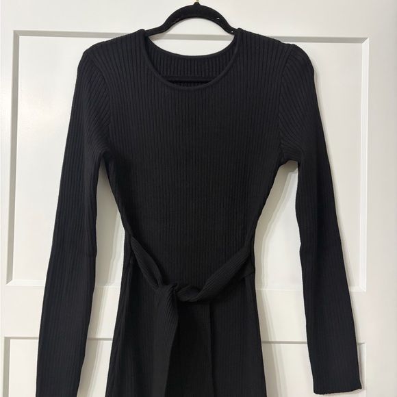 Elegant Black Ribbed Midi SweaterDress. Size mediun - Picture 2 of 4